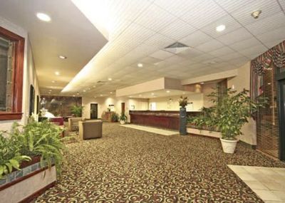 Spacious Lobby With Sitting Area