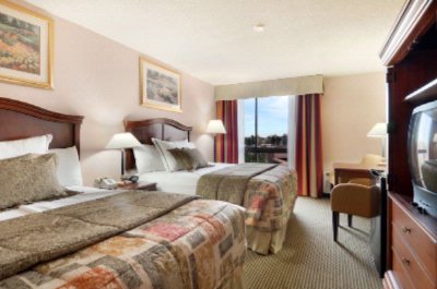 Ramada Plaza Hotel & Conference Center - Double Queen Guestroom