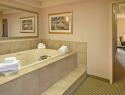 Ramada Plaza Hotel & Conference Center - Jacuzzi Suite
