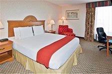 Holiday Inn Express Flint / Campus Area - King Room