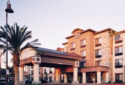 Country Inn & Suites by Carlson Ontario Mills - 