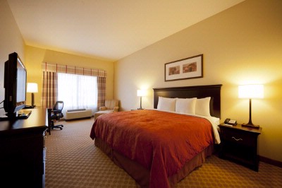 Country Inn & Suites by Carlson Ontario Mills - 
