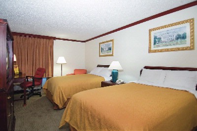 Quality Inn Shreveport - Comfortable Beds And Bedding