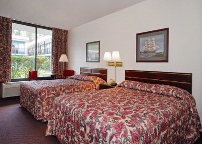 Rodeway Inn & Conference Center - Queen/queen Room