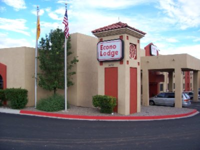 Econo Lodge - 