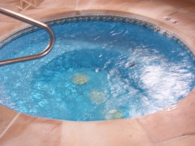 Econo Lodge - 