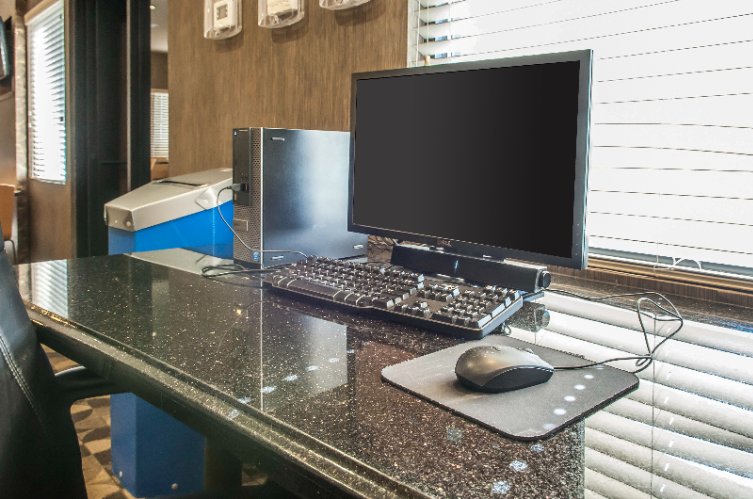 Business Center With High Speed Internet