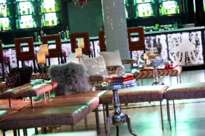 Renaissance Woodbridge Hotel - Olio Lounge