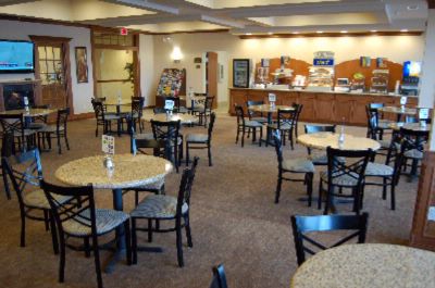 Holiday Inn Express Hotel & Suites Chesterfield - Spacious Great Room For Breakfast