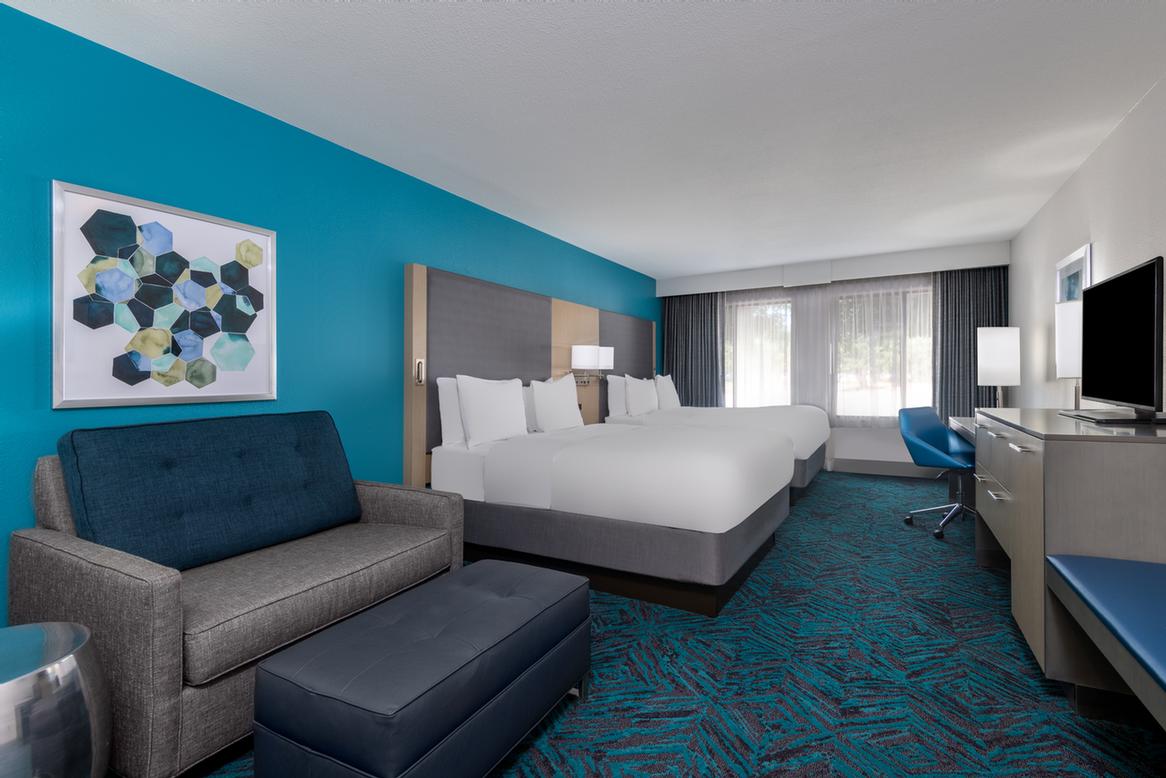Radisson Hotel Colorado Springs Airport - Large Indoor Heated Swimming Pool