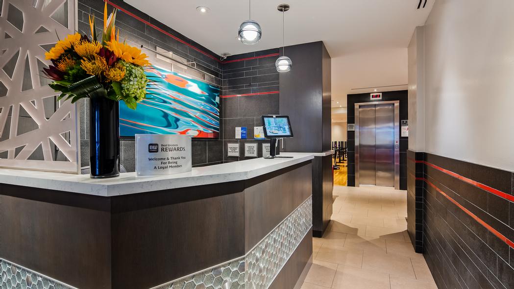 Best Western Hospitality House - 