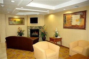 Holiday Inn Express Otay Mesa - 