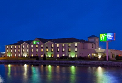 Holiday Inn Express Hotel & Suites - 