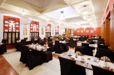Best Western Premier Hotel Majestic Plaza - 