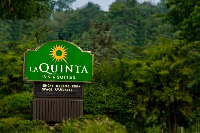 La Quinta Inn & Suites - 