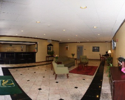 Quality Inn & Suites Statesboro - Lobby