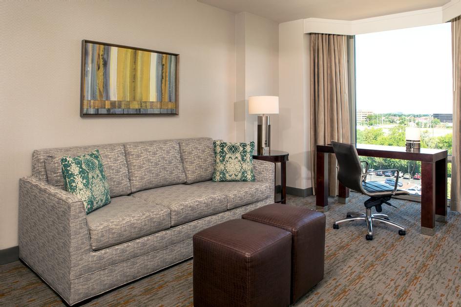 Sheraton Suites Chicago Elk Grove - 