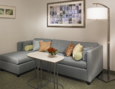 Springhill Suites by Marriott - Suite Seating Area