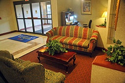 Holiday Inn Express Inn & Suites - 