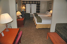Holiday Inn Express Inn & Suites - 