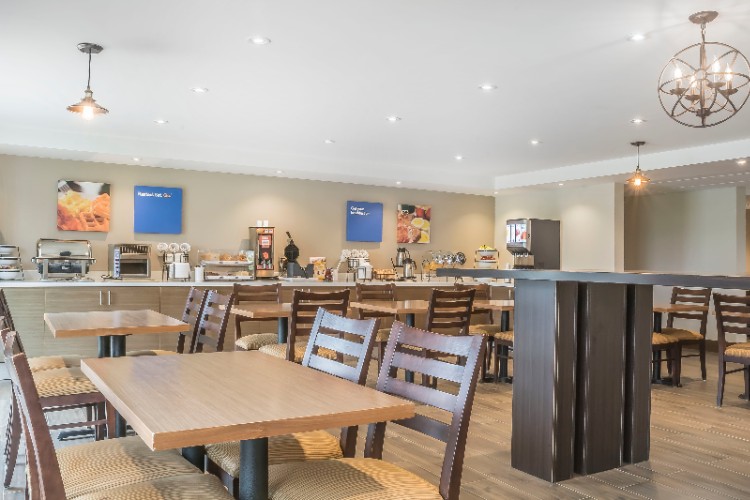 Comfort Inn - Comfort Sunshine Breakfast Is Included For Your Stay