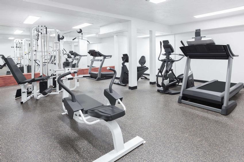 Hawthorn Suites Dallas Market Center - 