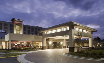Norfolk Marriott Chesapeake - Hotel At Night