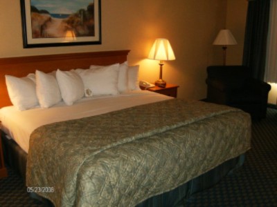 Holiday Inn Express - 