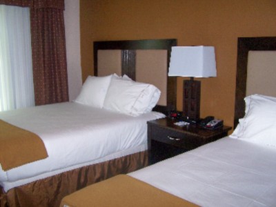 Holiday Inn Express Conyers - Double Queen Suite