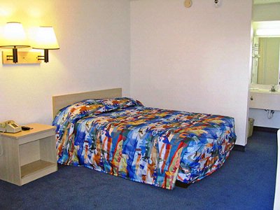 Motel 6 - 