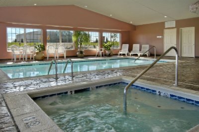 Ramada - Ondoor Heated Pool & Spa