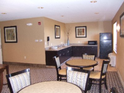 Candlewood Suites - Family Room