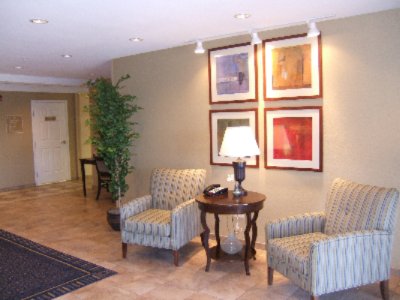 Candlewood Suites - Lobby