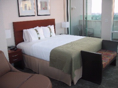 Holiday Inn Manhattan View - Suite With Balcony