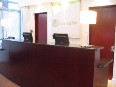 Holiday Inn Manhattan View - Front Desk
