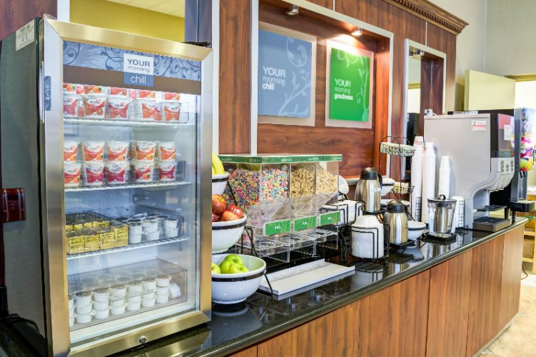 Comfort Inn & Suites - 