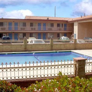 Sea Rock Inn - 