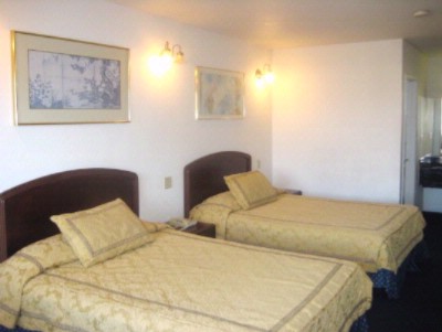 Sea Rock Inn - 