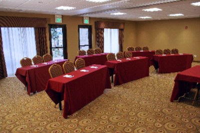 Hampton Inn & Suites Windsor Sonoma Wine Country - Russian River Room