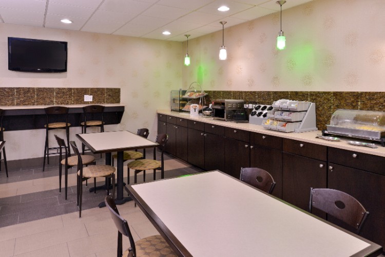 Best Western Richmond Airport Hotel - 