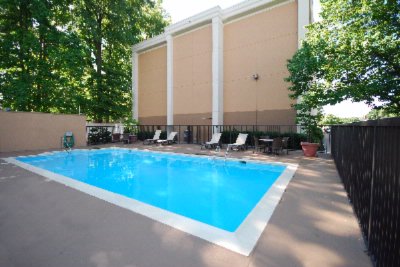 Best Western Richmond Airport Hotel - Out Door Pool