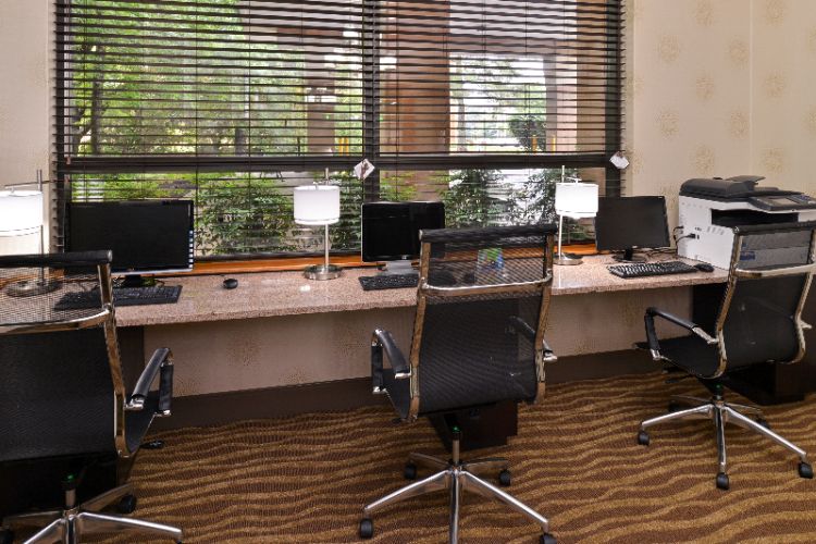 Best Western Richmond Airport Hotel - 