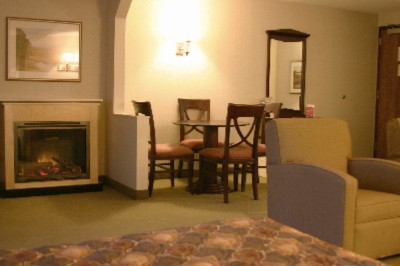 Comfort Inn & Suites - Queen Suite