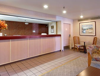 Ramada Inn Conference Center / Coliseum - Lobby