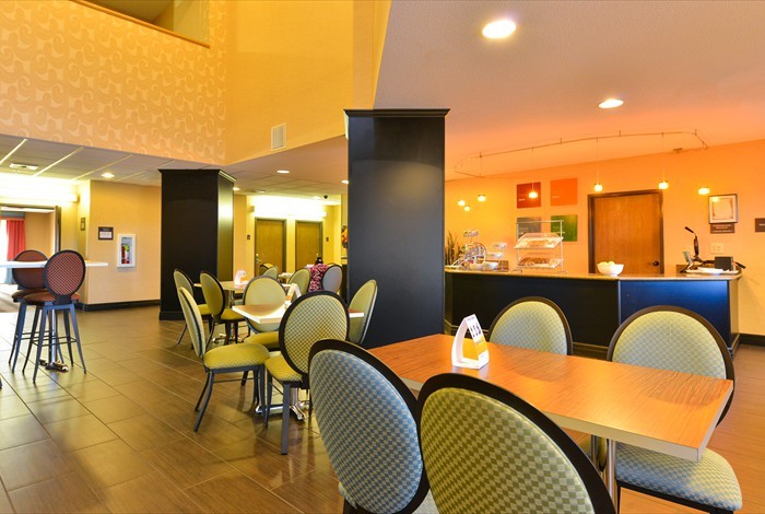 Comfort Suites of Monroe - 