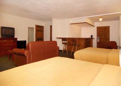 Quality Inn - Two Queen Beds Suite