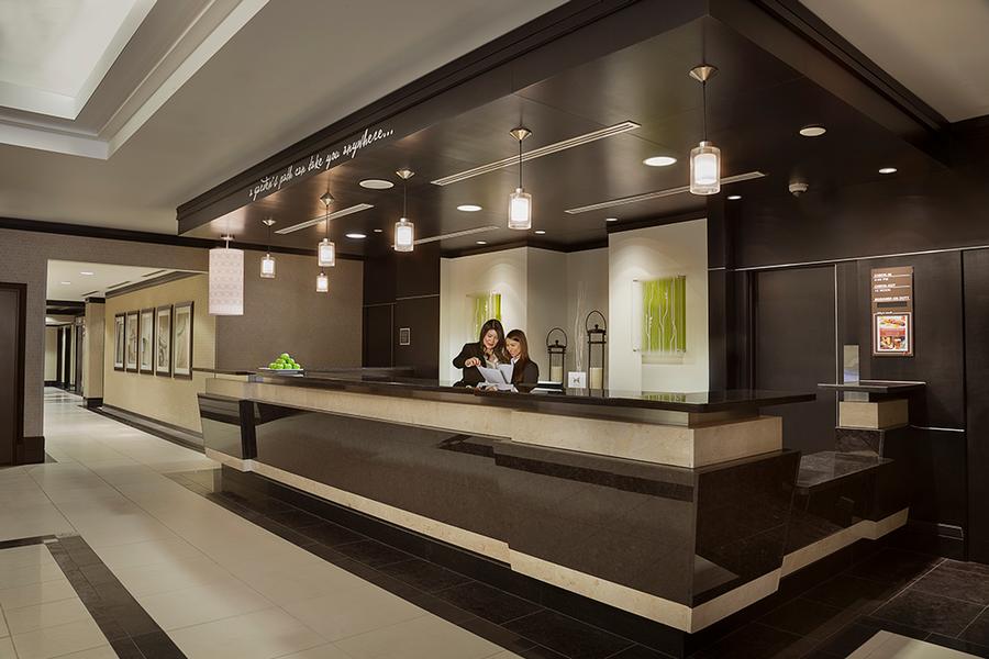 Hilton Garden Inn Toronto Downtown - 