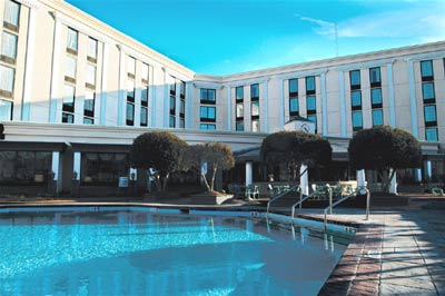 Holiday Inn Patriots Point - Pool
