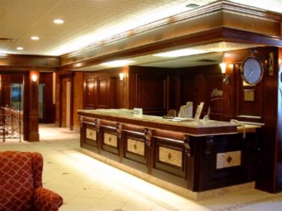 Howard Johnson - Lobby