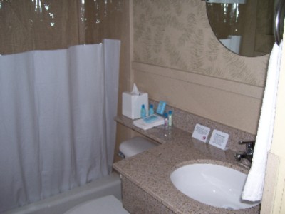 The Inn at Pettyjohn by Travelodge - Sample Amenities & Washroom